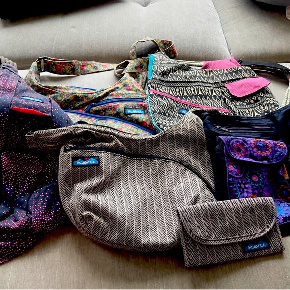 Bundle Kavu sling bags. Gently used. Selling as a bundle - Picture 1 of 8